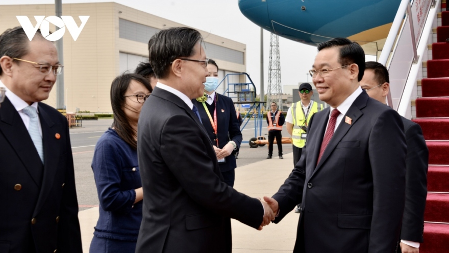 Top Vietnamese legislator arrives in Beijing for six-day China visit